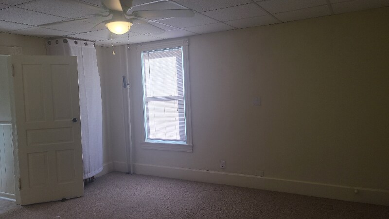 Building Photo - 210 E Pine St