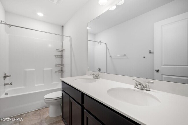 Building Photo - 98 Great Bend Dr