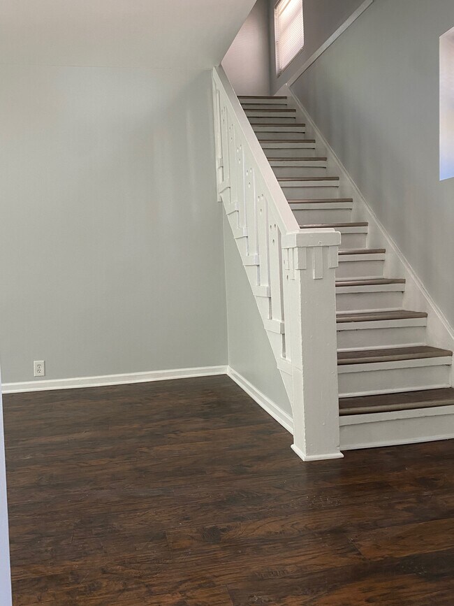 Building Photo - 8854 S Wabash Ave