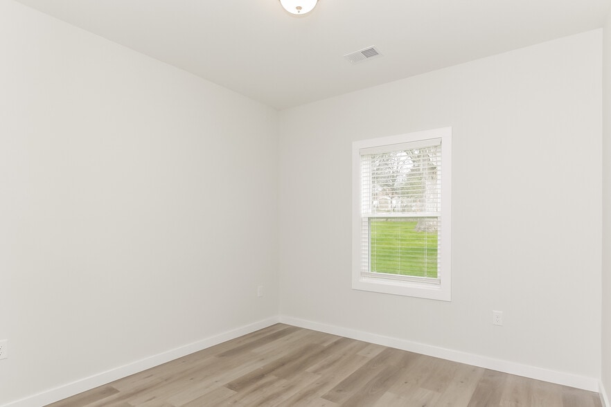 Building Photo - 3028 Celia Ave