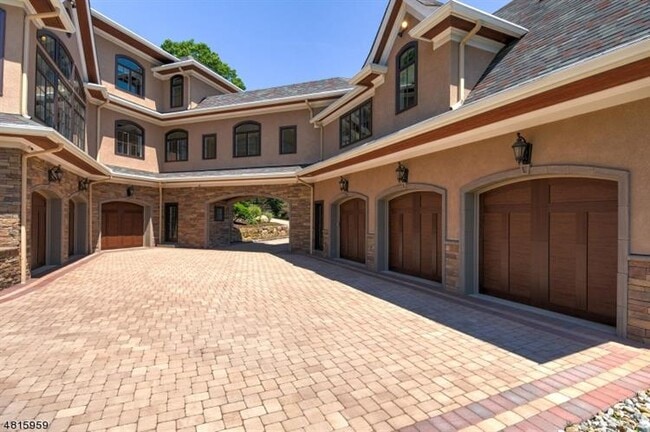 Building Photo - 318 Franklin Rd