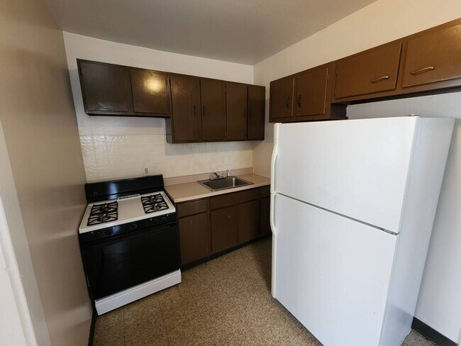Building Photo - 4629 Storer Ave