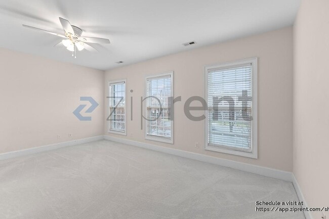 Building Photo - 1025 N Sharon Amity Rd