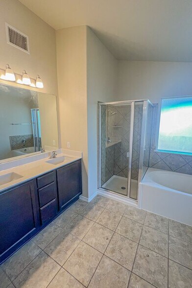 Building Photo - 248 Geode Ln