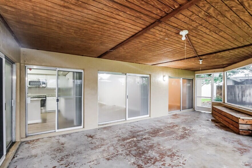 Building Photo - 3701 NW 7th Ct
