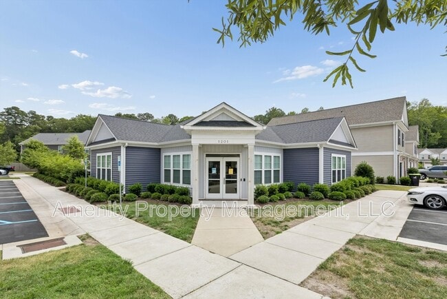 Building Photo - 2403 Trafton Pl