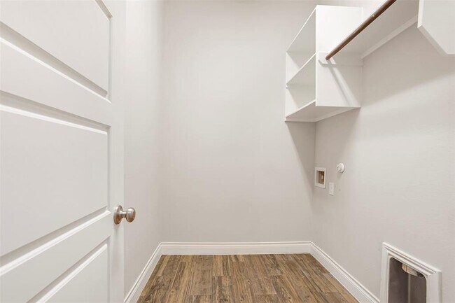 Building Photo - 204 Magdalene Way