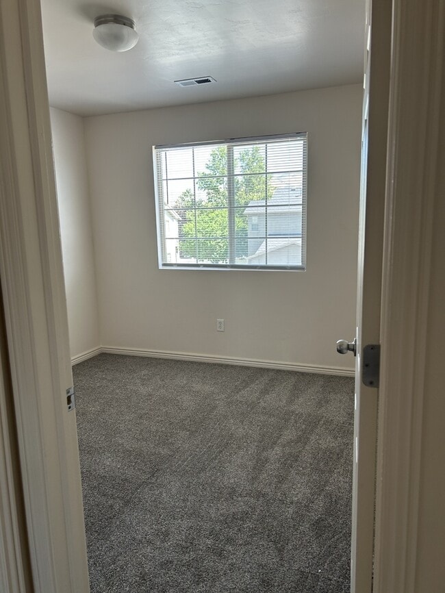 Building Photo - 2107 W 2180 N