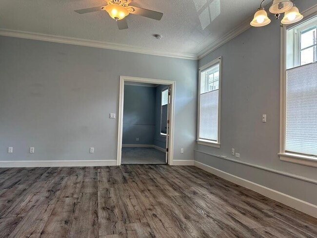 Building Photo - 1328 S Water St