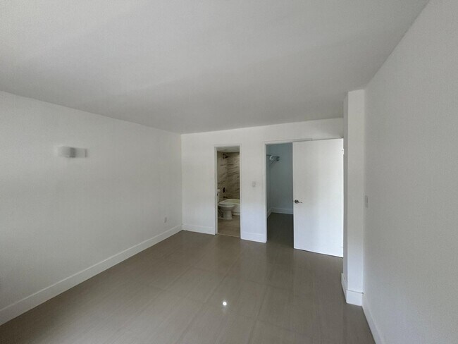 Building Photo - 8002 SW 149th Ave