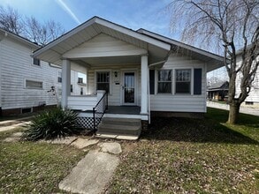 Building Photo - 1643 Hinton Dr