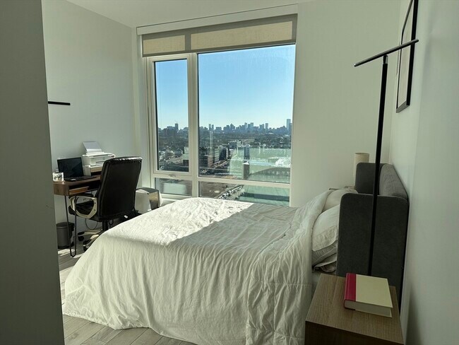 Building Photo - 125 Guest St