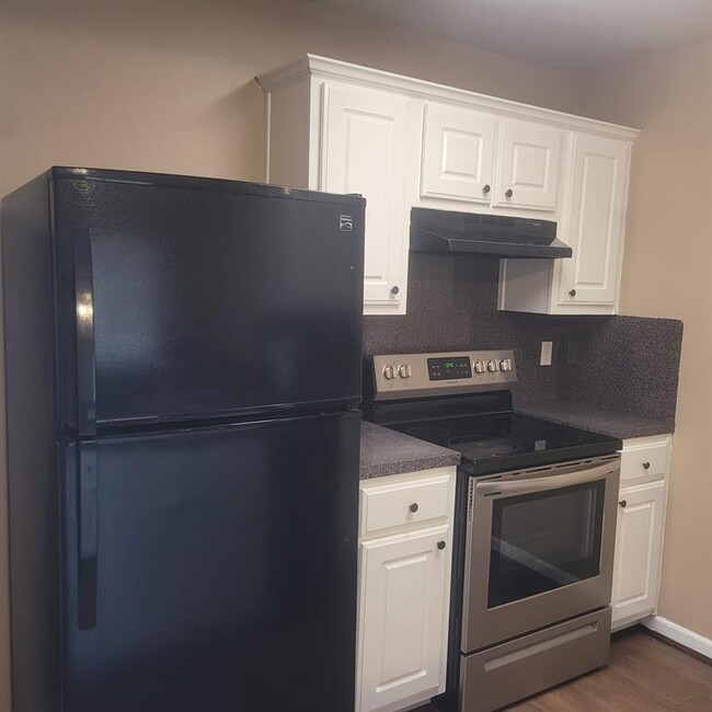 Building Photo - 6814 Manor Terrace Ln
