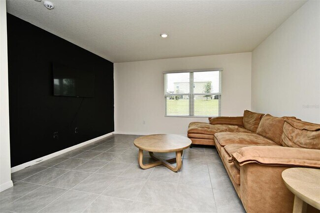 Building Photo - 440 Baroness Way