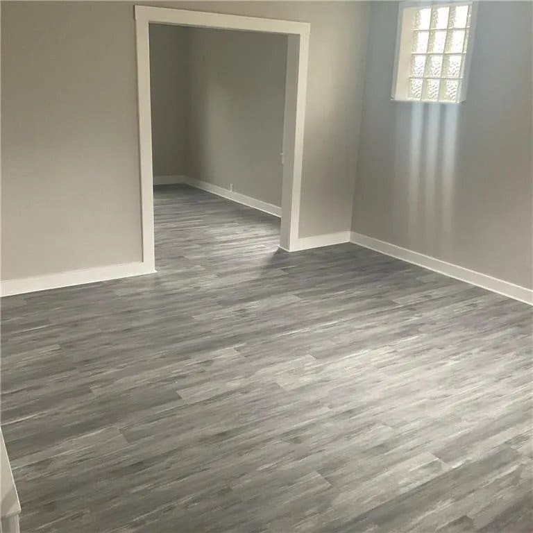 Building Photo - 1818 Plainview Ave