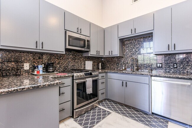 Building Photo - 9715 Riddlewood Ln
