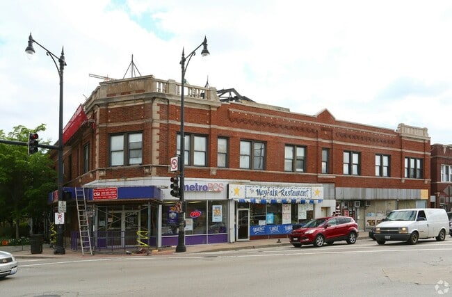 Building Photo - 4461 W Lawrence Ave