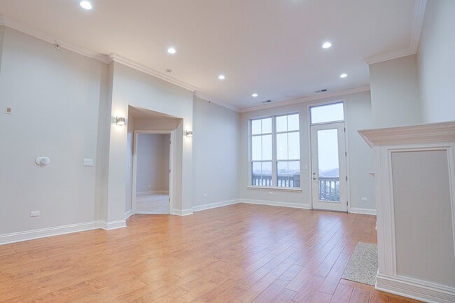 Building Photo - 1781 Tudor Ln