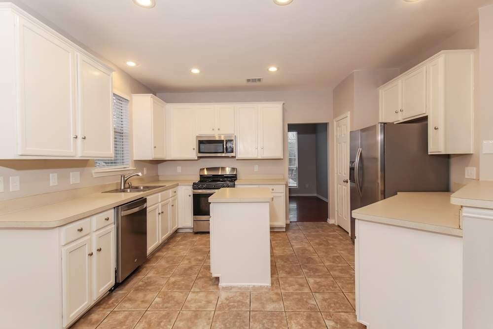 Building Photo - 8921 Puerto Vista Dr