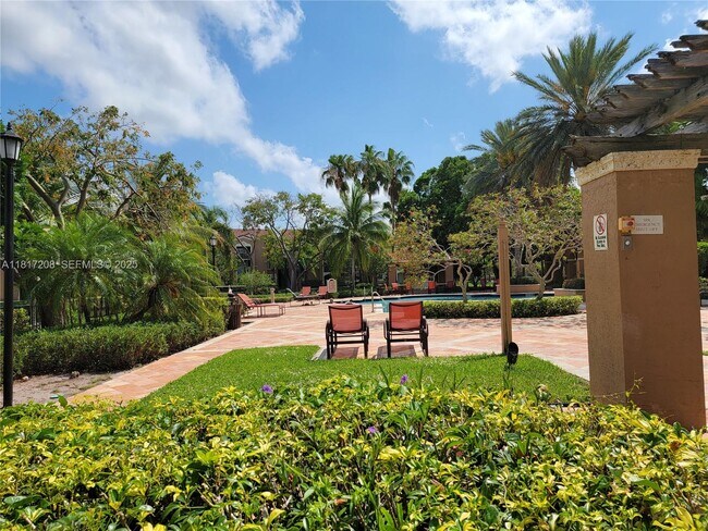 Building Photo - 4844 N State Rd 7