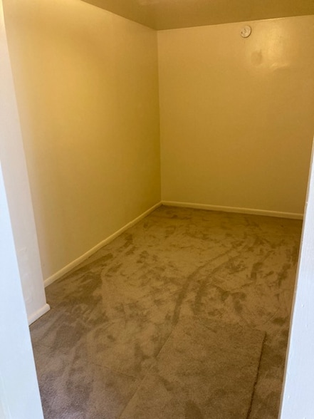 Building Photo - 222 Eastwood Dr