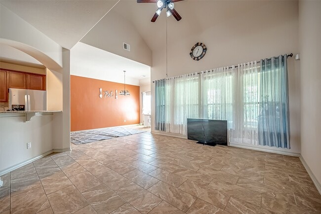 Building Photo - 2211 Argos Dr