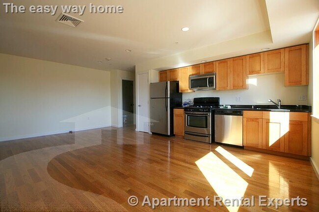 Primary Photo - 2 Beech St