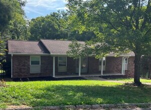 Building Photo - Cedar Bluff basement ranch!