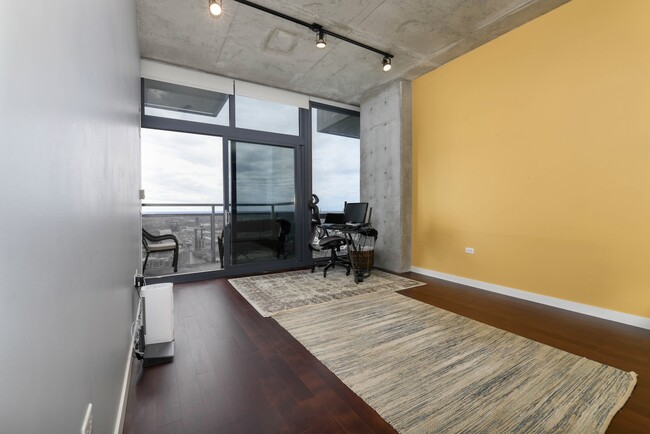 Building Photo - 235 W Van Buren St