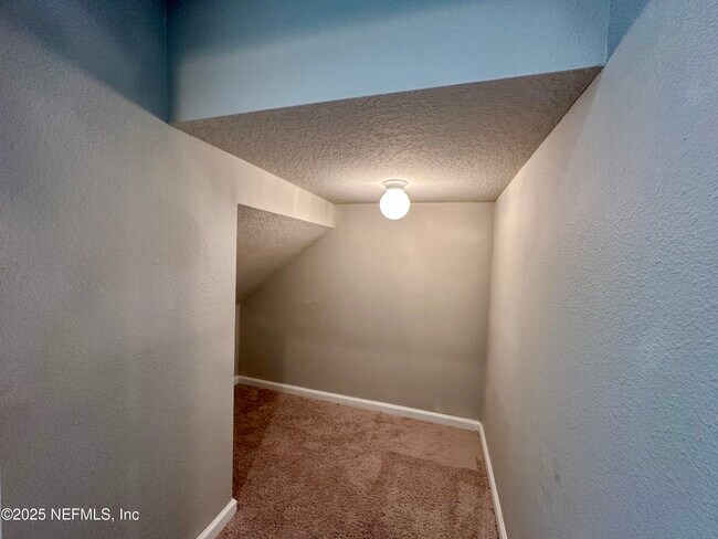 Building Photo - 8135 Cape Fox Dr