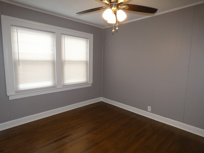 Building Photo - 814 E 23rd Ave