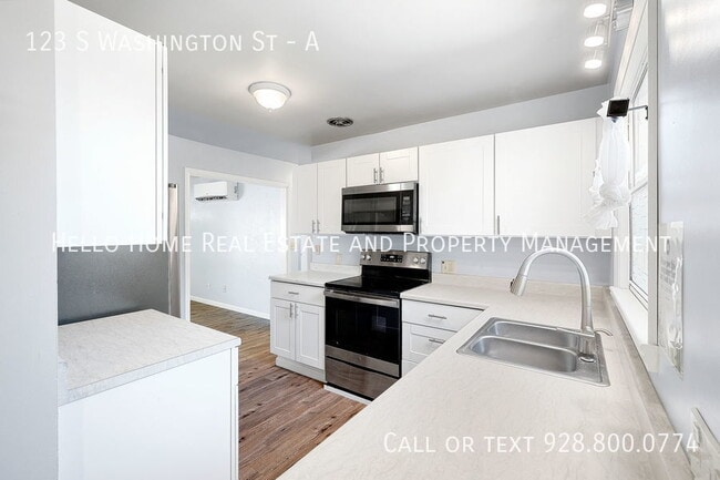 Building Photo - 123 S Washington St