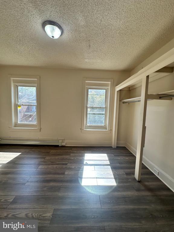 Building Photo - 448 W Hanover St