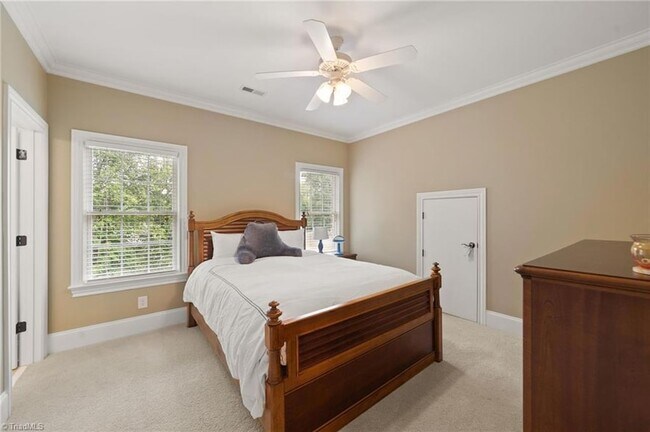 Building Photo - 7517 Henson Forest Dr