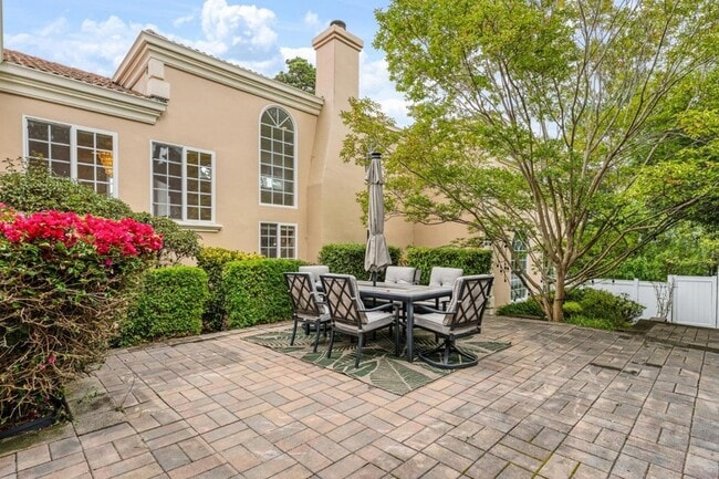 Building Photo - 1 Overlook Pl