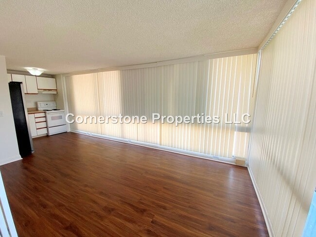 Building Photo - 255 Huali St