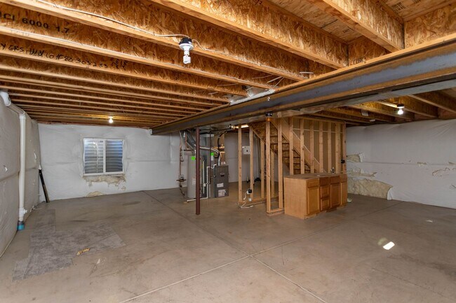 Building Photo - SPACIOUS 3BD HOME IN FREEDOM HEIGHTS W/ A/...