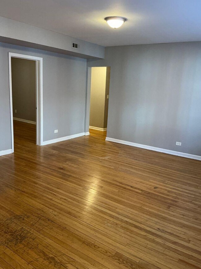 Primary Photo - 2 bedroom in Chicago IL 60620