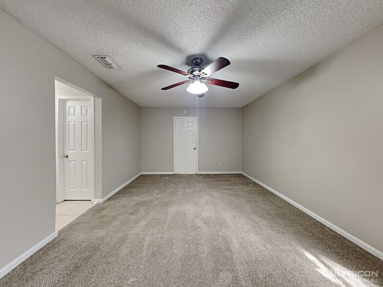 Building Photo - 8824 Fieldside Ct