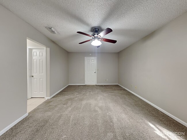 Building Photo - 8824 Fieldside Ct