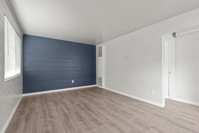 Interior Photo - Gardner Street