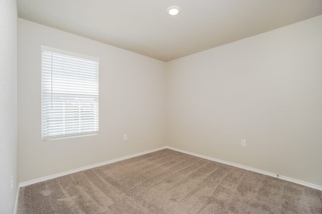 Building Photo - 703 Vermilion