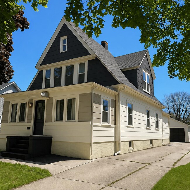 Building Photo - 1625 Superior Ave