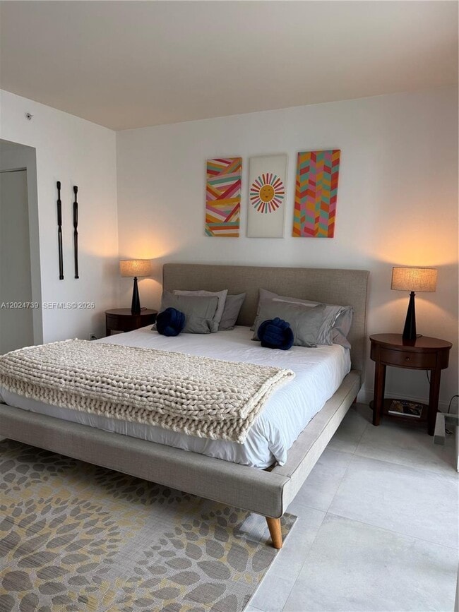 Building Photo - 1300 Brickell Bay Dr