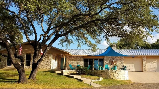 Building Photo - 2125 Island View