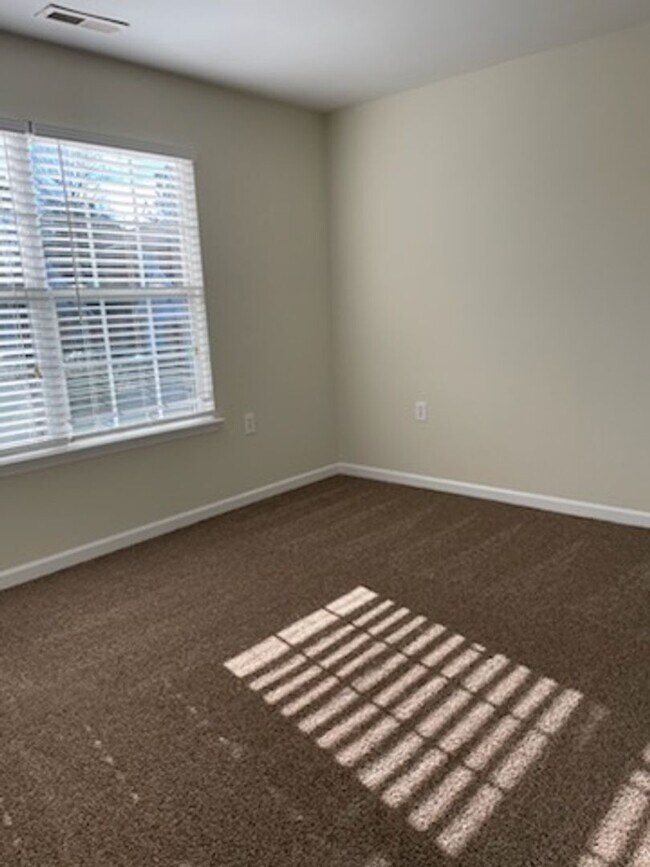 Building Photo - Landmark Court II