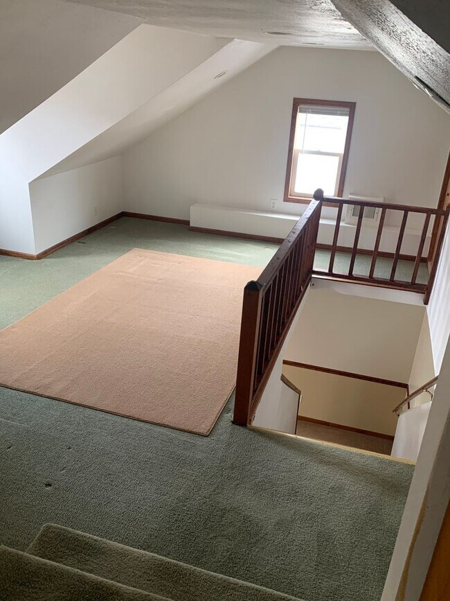 Building Photo - Spacious 3 Bedroom, 2 Bathroom Home near Aquaventure Water Park, Parks & Schools!