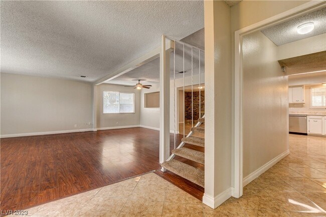 Building Photo - 632 Biljac St