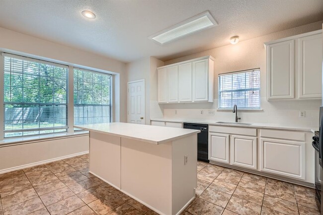 Building Photo - 2608 Dryden St