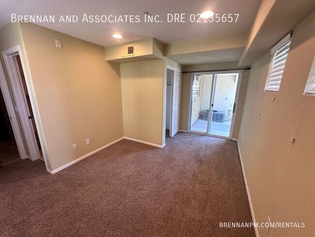 Building Photo - 2728 Farragut Rd